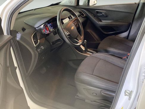 Used 2019 Chevrolet Trax LS w/ Tint and Cruise Package FWD image 15