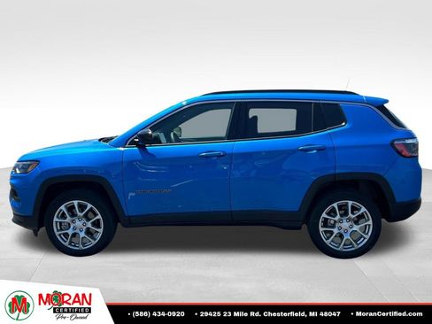 Used 2023 Jeep Compass Latitude AWD/4WD image 2