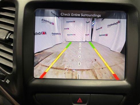 Used 2016 Jeep Cherokee Latitude w/ Comfort/Convenience Group image 17