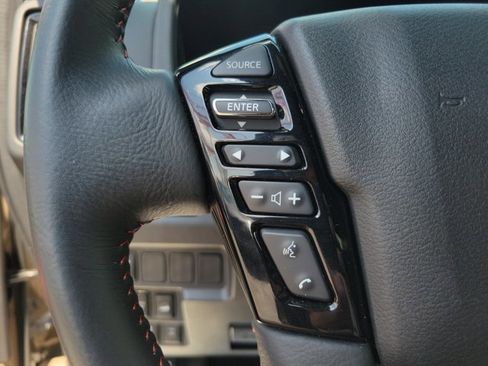 Used 2023 Nissan Frontier PRO-4X w/ Technology Package image 19