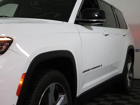 Certified 2021 Jeep Grand Cherokee L Limited w/ Luxury Tech Group II image 11