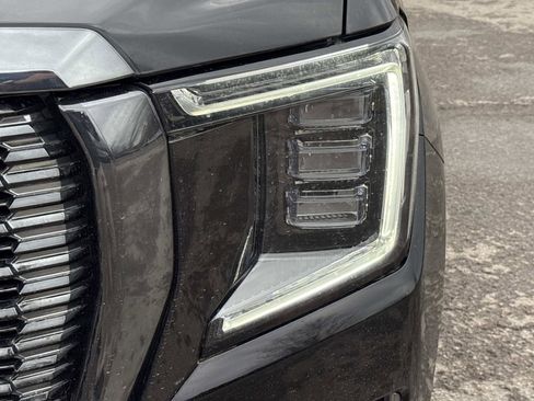 Used 2023 GMC Yukon Denali Ultimate image 11