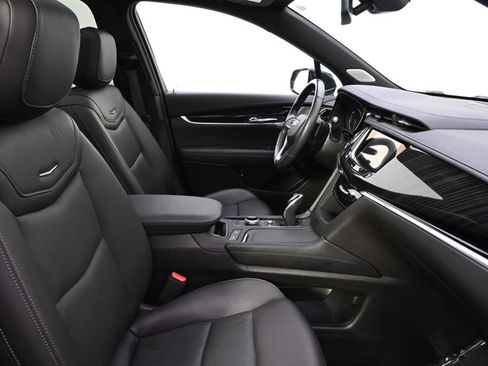 Used 2024 Cadillac XT6 Premium Luxury w/ LPO, Floor Liner Package AWD/4WD image 16