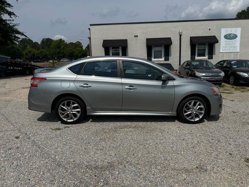 Used 2014 Nissan Sentra SR w/ SR Driver Package FWD image 4