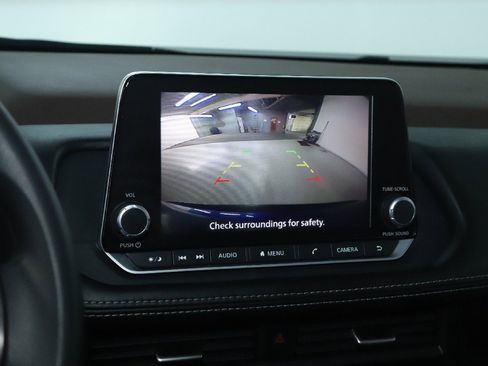 Used 2023 Nissan Rogue SV image 28