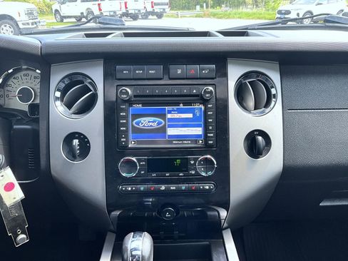 Used 2014 Ford Expedition Limited w/ Equipment Group 301A AWD/4WD image 14