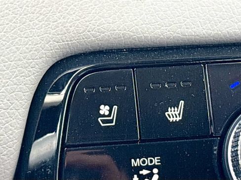 Used 2024 Honda Pilot Elite image 21