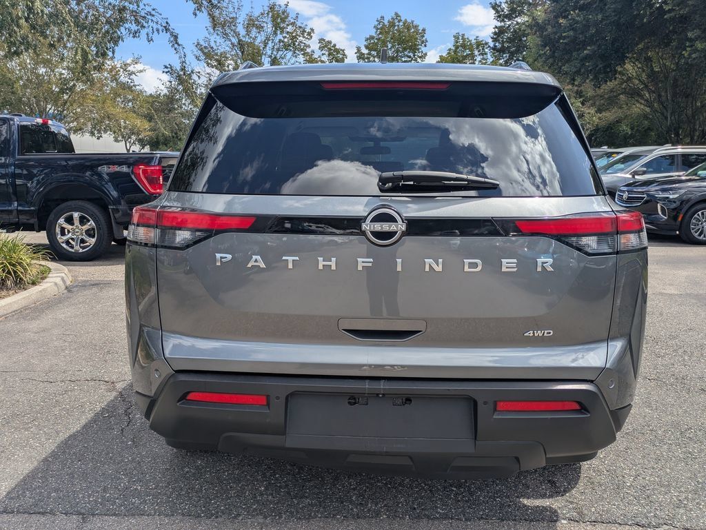 Used 2025 Nissan Pathfinder SV AWD/4WD image 5