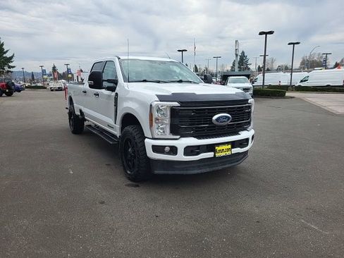 Used 2024 Ford F350 XLT image 9