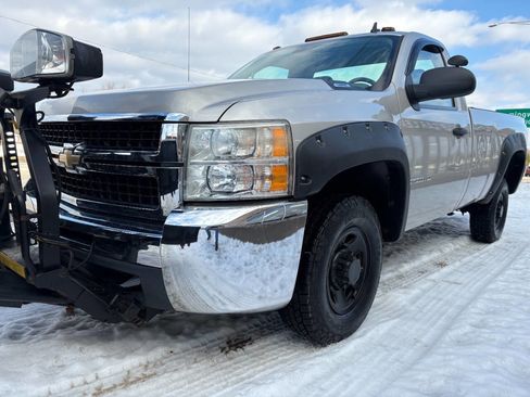 Used 2007 Chevrolet Silverado 2500 W/T w/ Snow Plow Prep Package image 2
