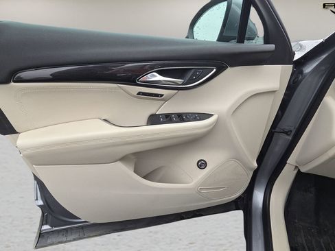 Used 2021 Buick Envision Essence image 22