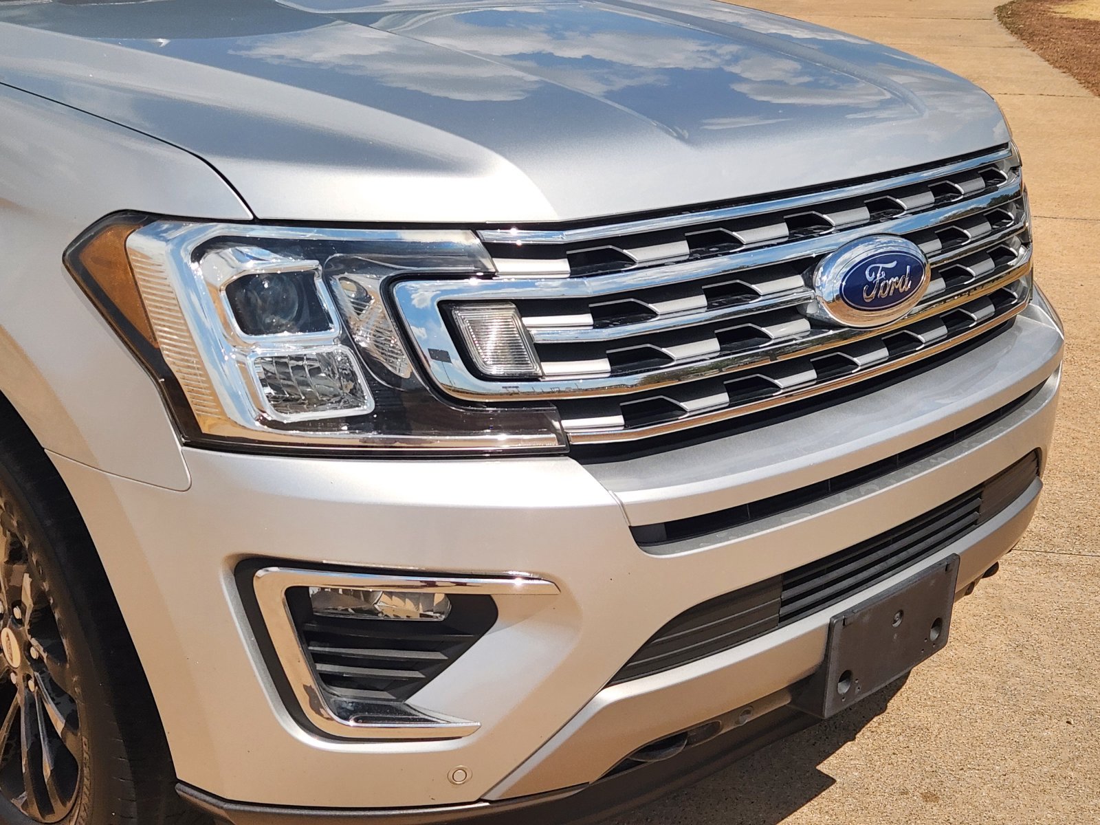 Used 2019 Ford Expedition Max Limited AWD/4WD image 12