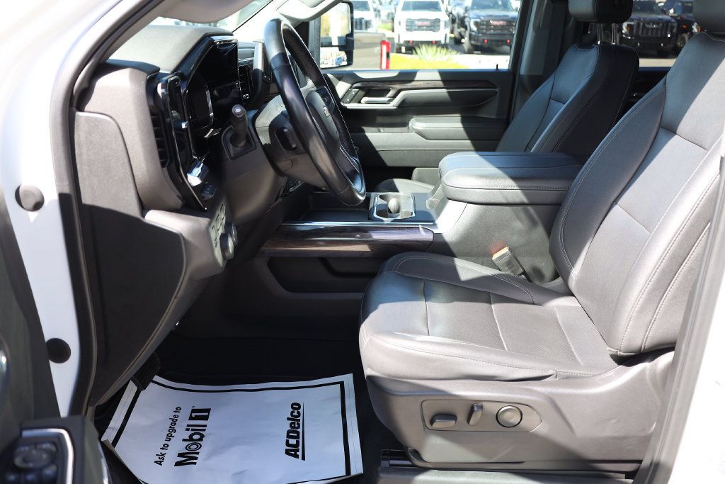 Used 2024 Chevrolet Silverado 3500 LTZ w/ LTZ Convenience Package AWD/4WD image 11