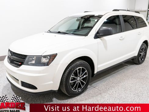 Used 2018 Dodge Journey SE w/ Popular Equipment Group FWD image 2