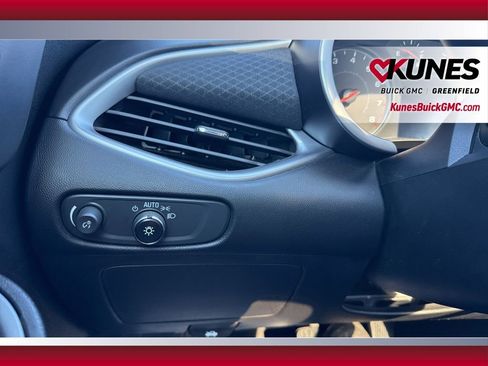 Used 2023 Chevrolet Malibu LT image 19