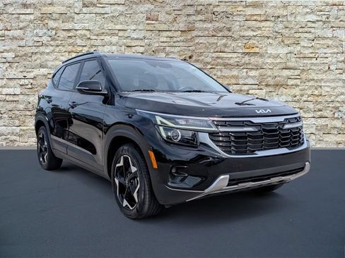 Certified 2025 Kia Seltos S FWD image 2