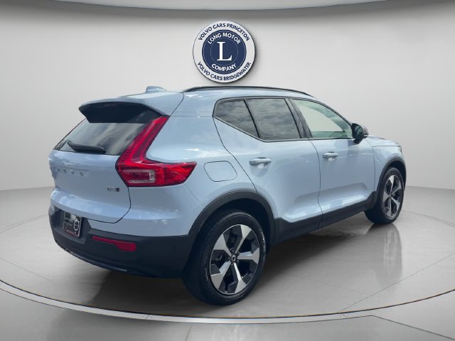 Certified 2026 Volvo XC40 B5 Plus AWD/4WD image 11