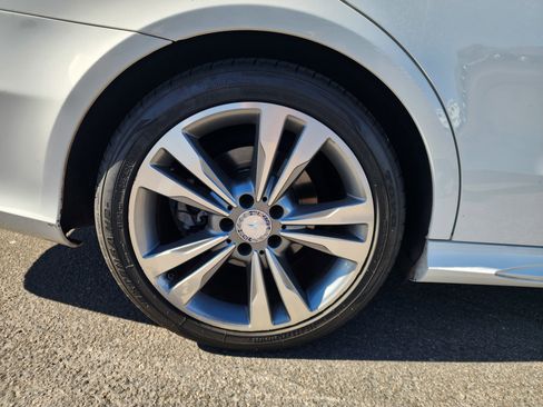 Used 2014 Mercedes-Benz E 350 Sedan image 11