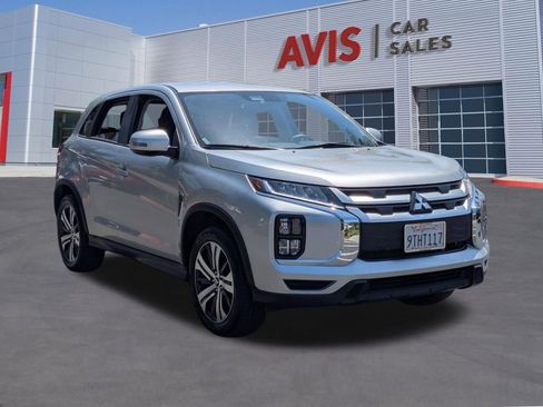 Used 2025 Mitsubishi Outlander Sport SE AWD/4WD image 3