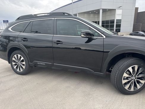 Used 2025 Subaru Outback Limited XT image 5