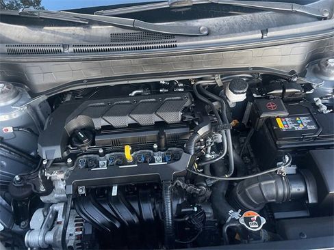 Used 2020 Hyundai Venue SEL image 20