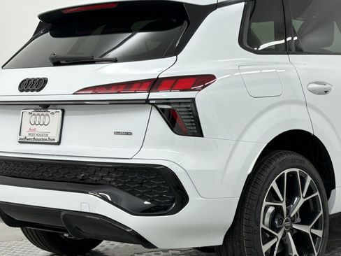 New 2026 Audi Q3 quattro 2.0T AWD/4WD image 25