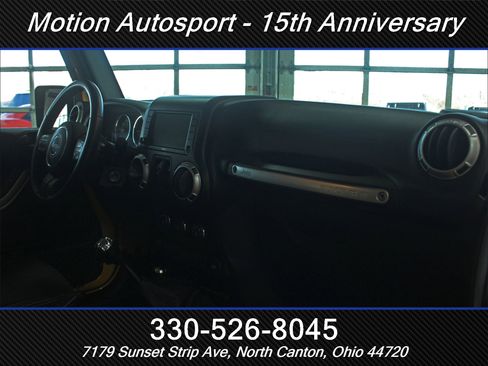 Used 2015 Jeep Wrangler Unlimited Rubicon w/ Dual Top Group image 32