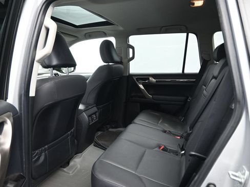 Used 2017 Lexus GX 460 w/ Navigation Package AWD/4WD image 18