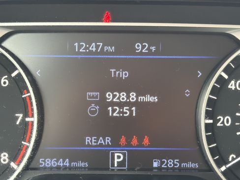 Used 2025 Nissan Altima 2.5 SV FWD image 11