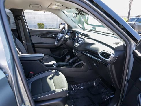 Used 2023 Chevrolet TrailBlazer LT FWD image 21