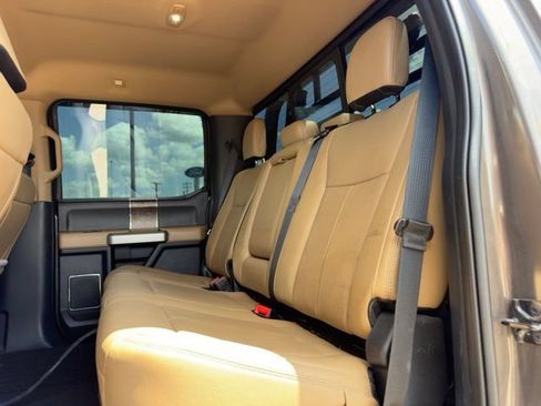 Certified 2022 Ford F450 Lariat w/ Lariat Value Package AWD/4WD image 8