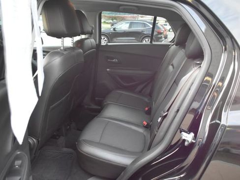 Used 2019 Chevrolet Trax LT w/ LT Convenience Package AWD/4WD image 30