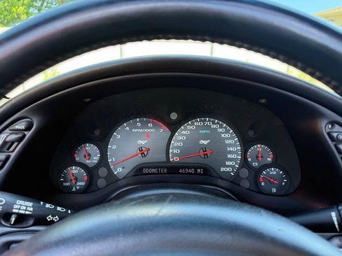 Used 2003 Chevrolet Corvette Convertible w/ Preferred Equipment Group1 RWD image 18