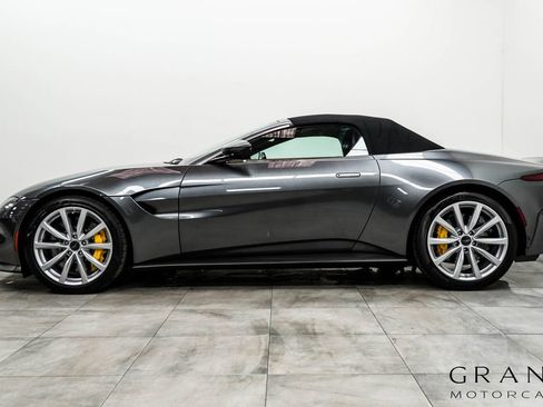 Used 2021 Aston Martin V8 Vantage Roadster RWD image 10
