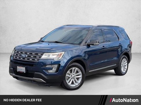 Used 2017 Ford Explorer XLT w/ Equipment Group 202A FWD image 1