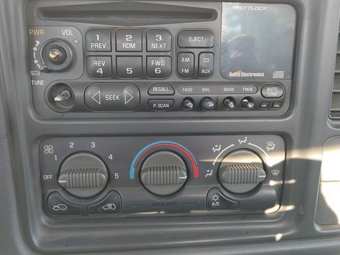 Used 2000 Chevrolet Silverado 1500 LS w/ Firm Ride Suspension Pkg AWD/4WD image 18