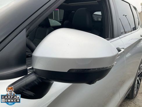 Used 2024 Mitsubishi Outlander SE image 97