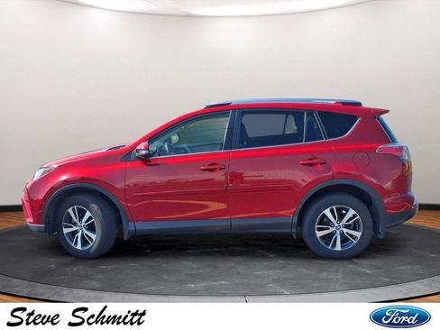 Used 2017 Toyota RAV4 XLE AWD/4WD image 2