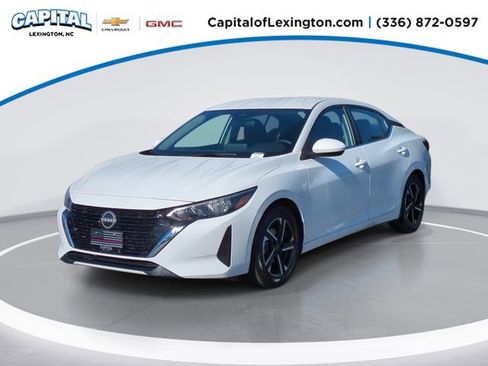 Used 2025 Nissan Sentra SV image 1