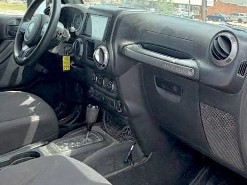 Used 2015 Jeep Wrangler Unlimited Sport AWD/4WD image 8