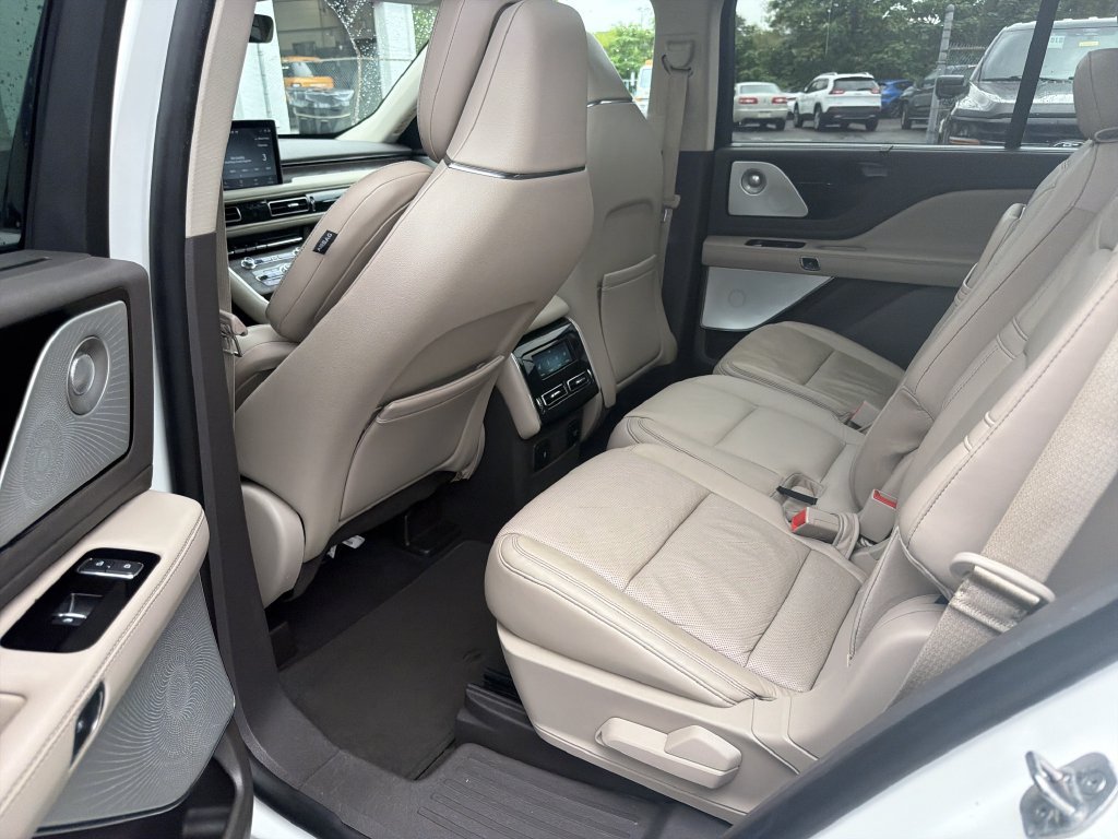 Used 2020 Lincoln Aviator Reserve w/ Equipment Group 202A AWD/4WD image 13