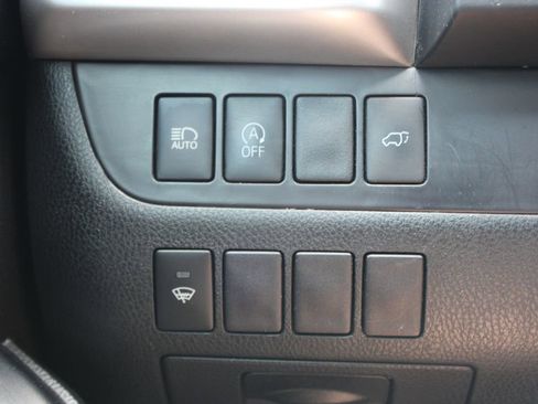 Used 2018 Toyota Highlander XLE AWD/4WD image 42