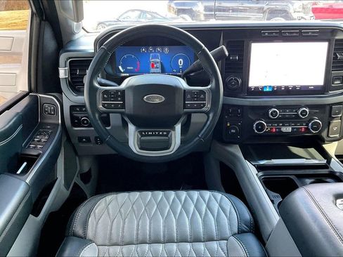 Used 2024 Ford F450 Limited image 11
