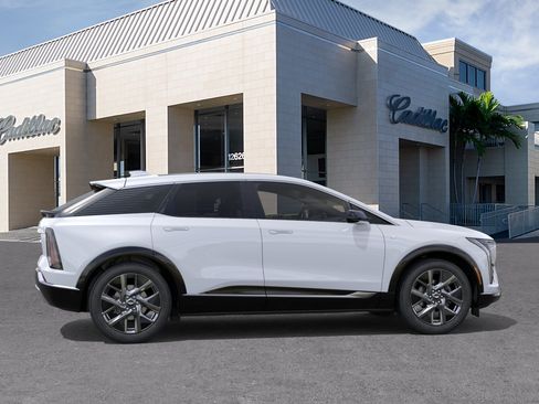 New 2027 Cadillac Optiq Luxury RWD image 5