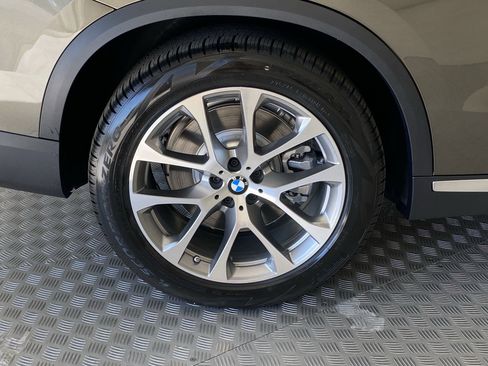 Used 2026 BMW X5 xDrive50e w/ Premium Package image 10