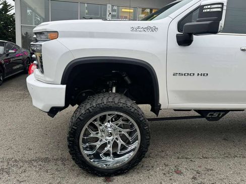 Used 2020 Chevrolet Silverado 2500 High Country w/ Z71 Off-Road Package image 30