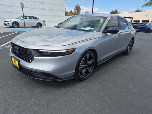 Used 2024 Honda Accord Sport image 2
