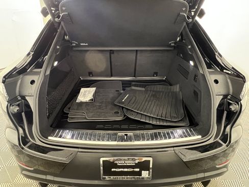 Certified 2023 Porsche Cayenne Turbo GT AWD/4WD image 21