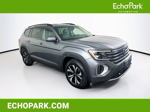 Used 2025 Volkswagen Atlas SE FWD image 1