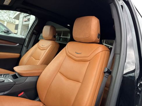 Used 2025 Cadillac XT5 Premium Luxury image 16